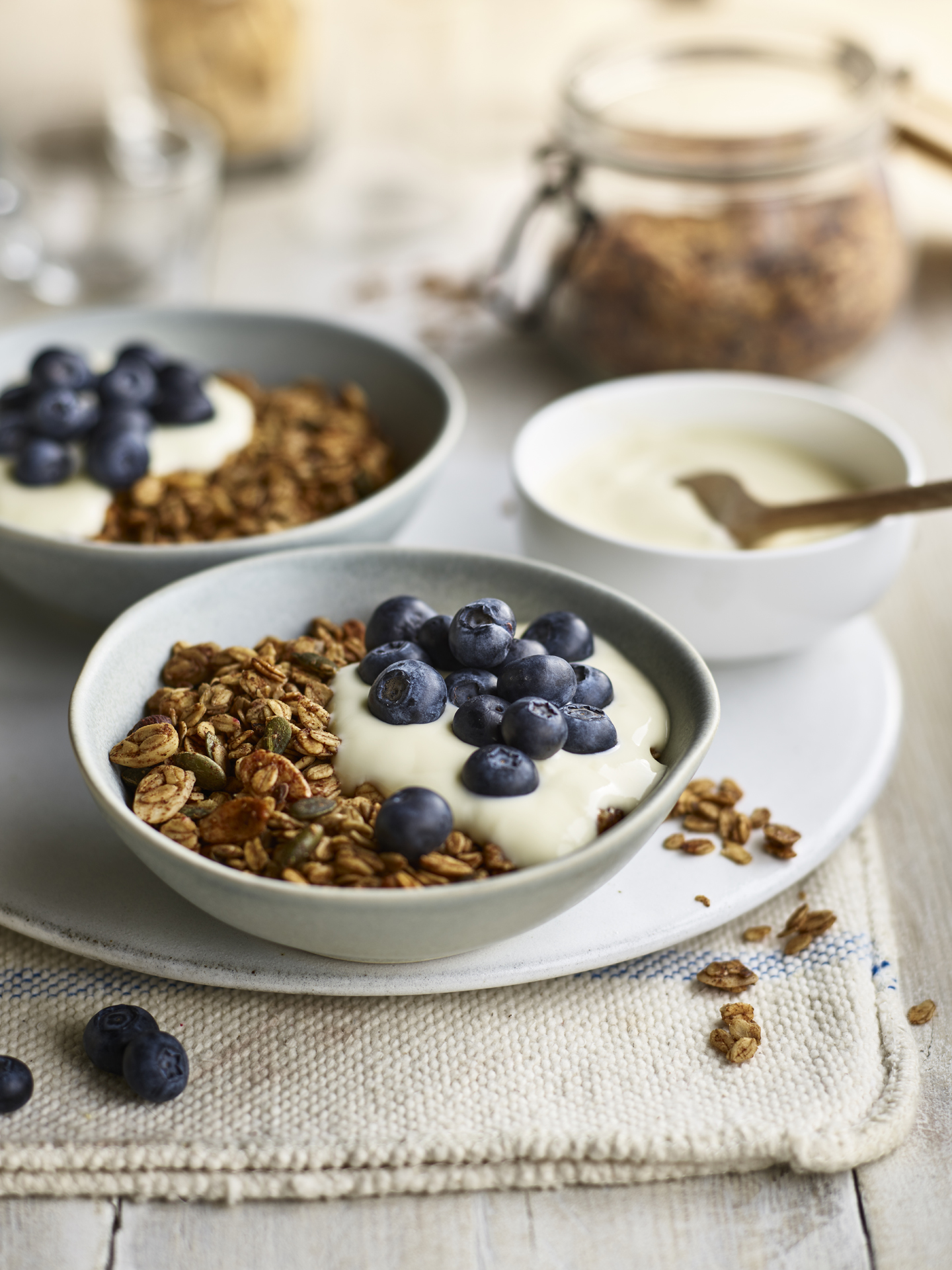 Muller breakfast bundle Granola natural yoghurt
